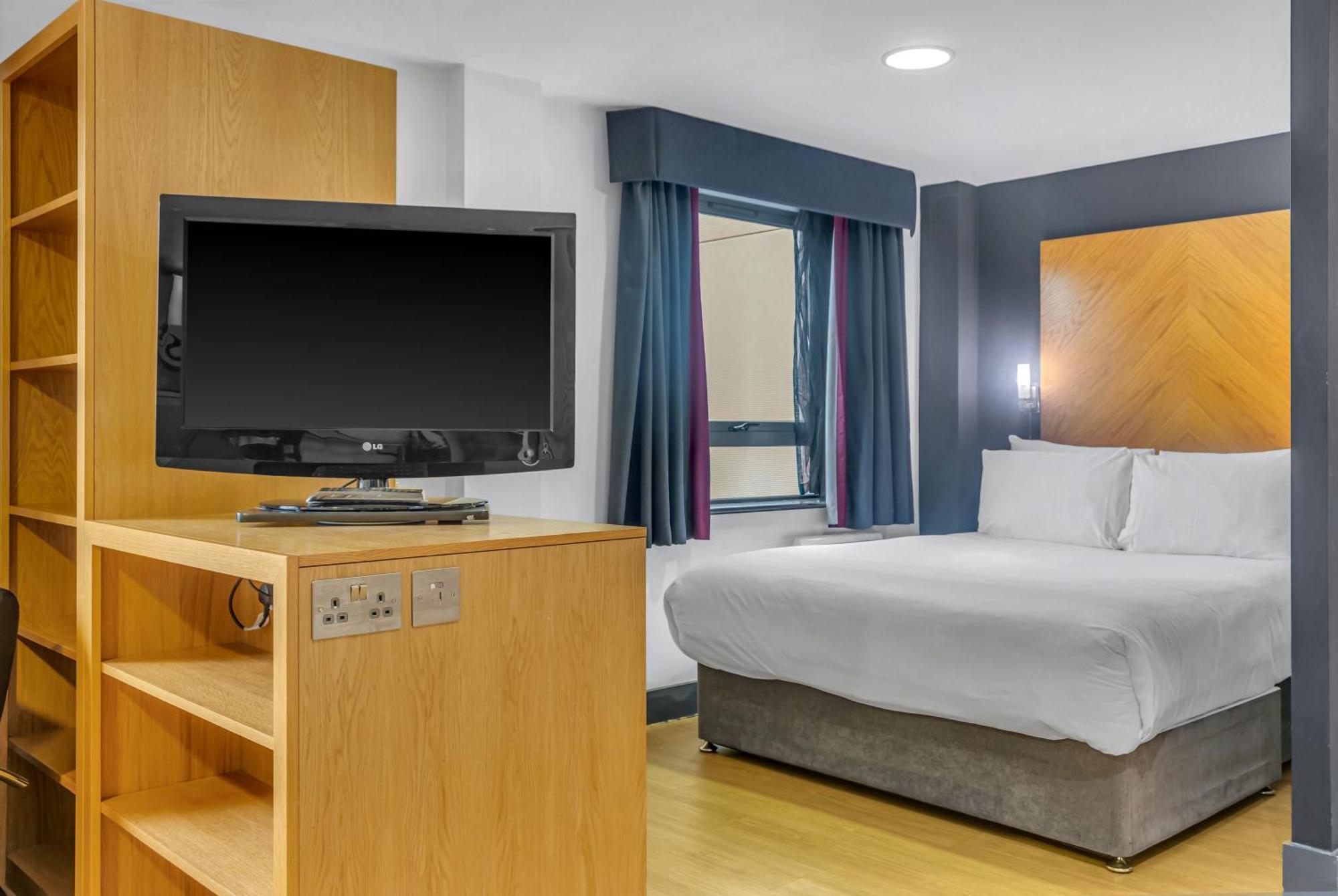Roomzzz Leeds City West Exterior foto